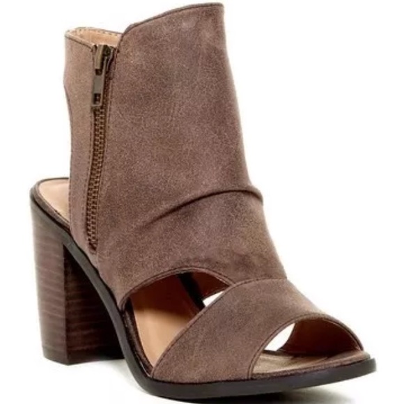 rebels Shoes - 🆕9 Rebels Open Toe Booties